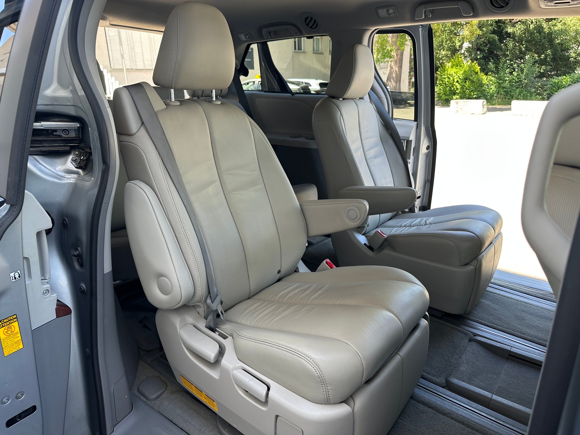 TOYOTA Sienna 3.5 A 4WD * 7-Plätzer *-image-15