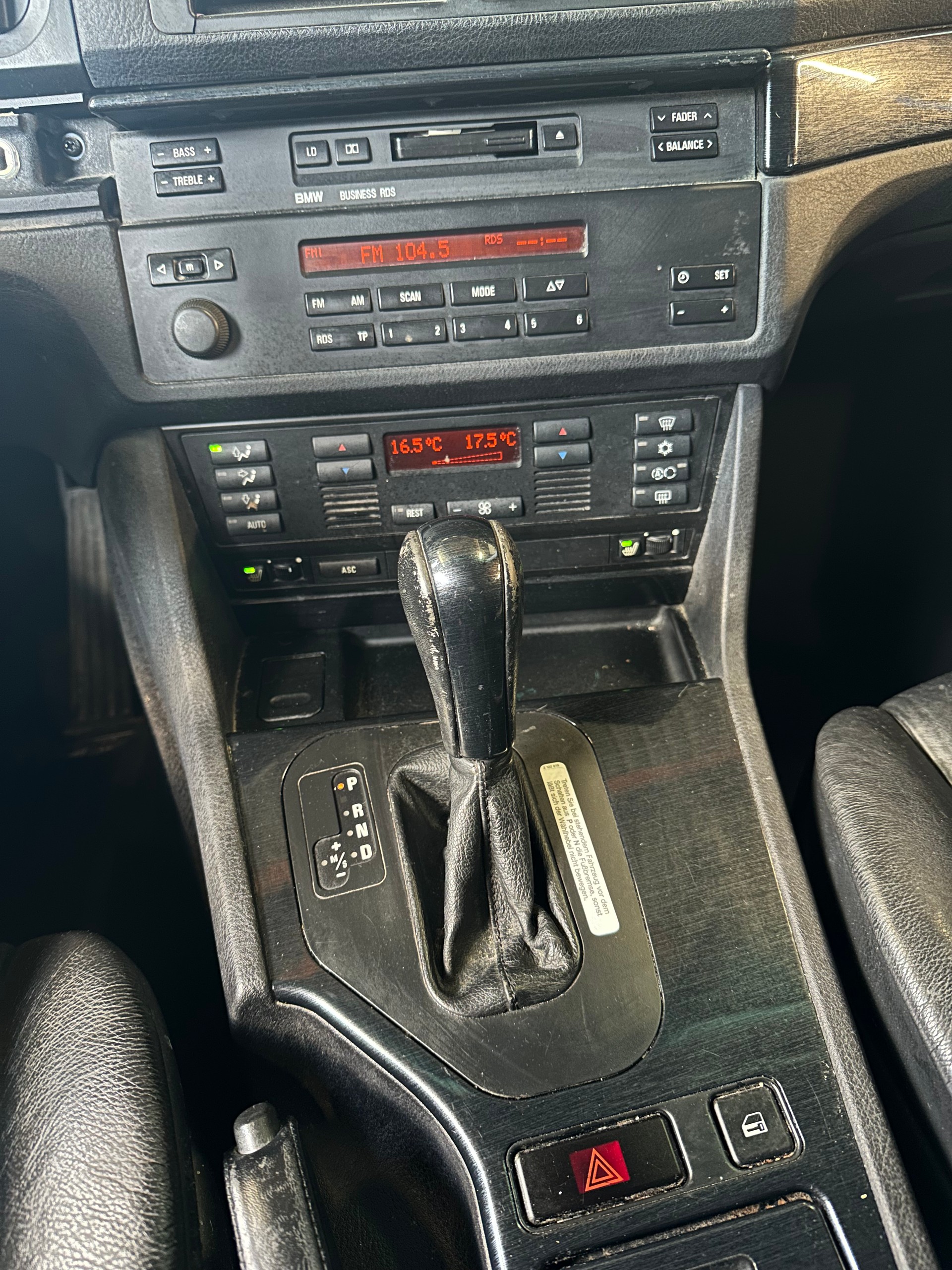 BMW 528i A-image-14