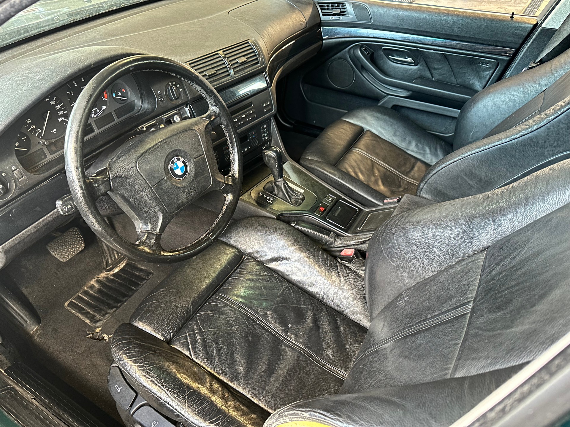 BMW 528i A-image-7