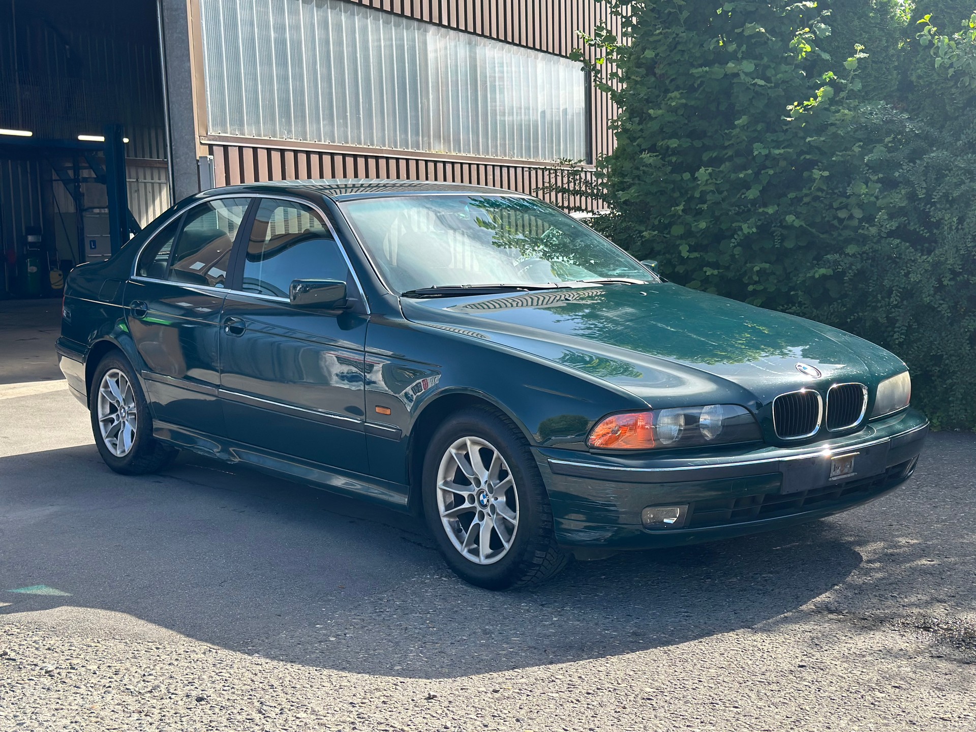 BMW 528i A-image-0