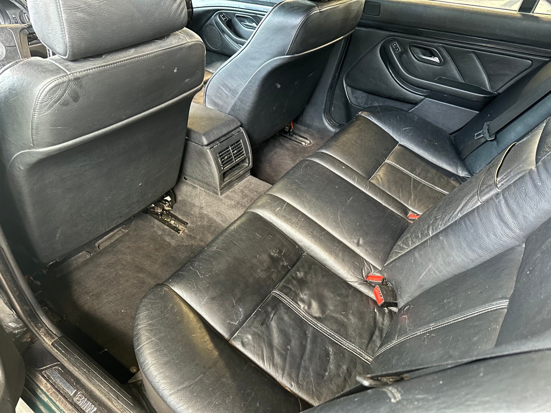 BMW 528i A-image-12