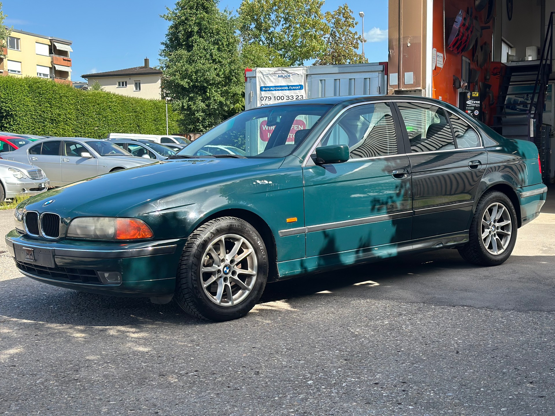 BMW 528i A-image-6