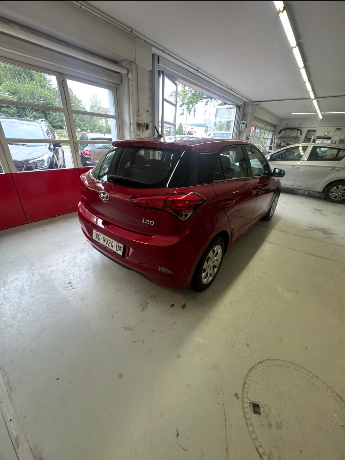 HYUNDAI i20 1.4 Amplia Automatic-image-3