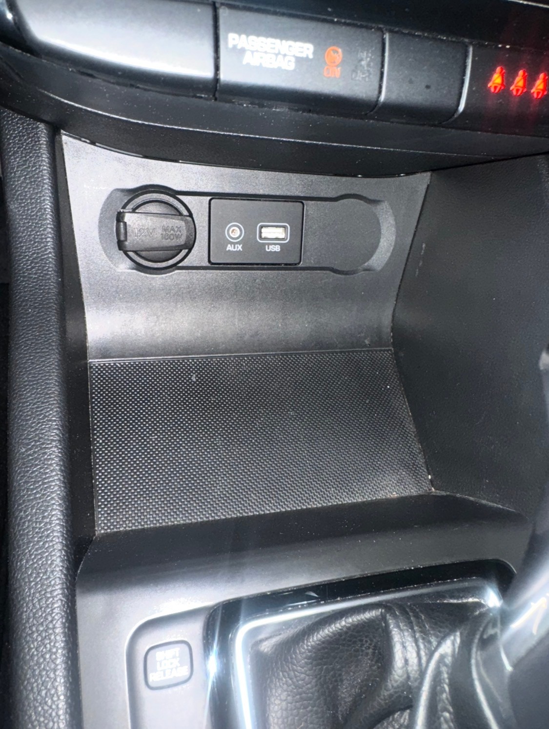 HYUNDAI i20 1.4 Amplia Automatic-image-8