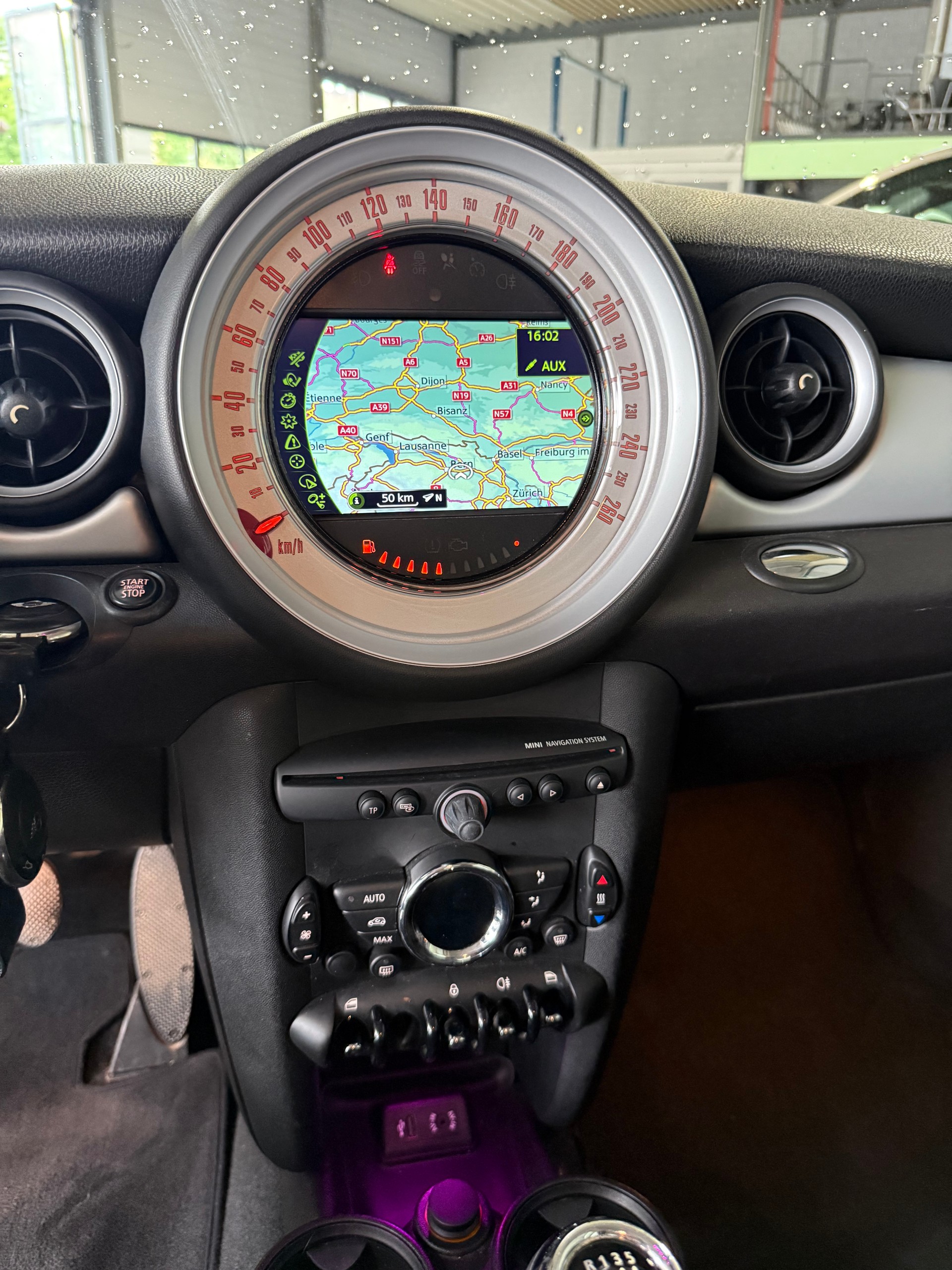 MINI One-image-8