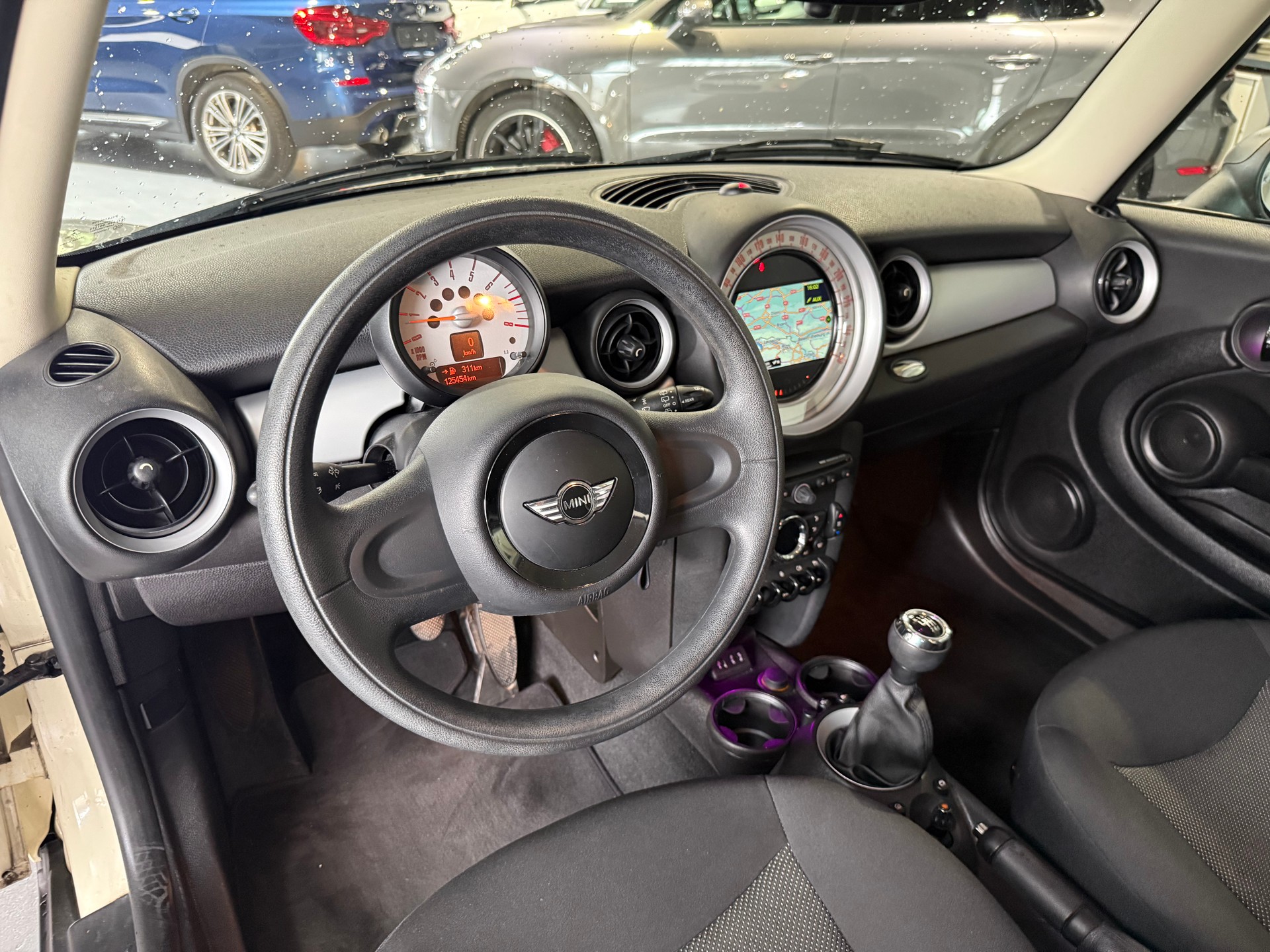 MINI One-image-9