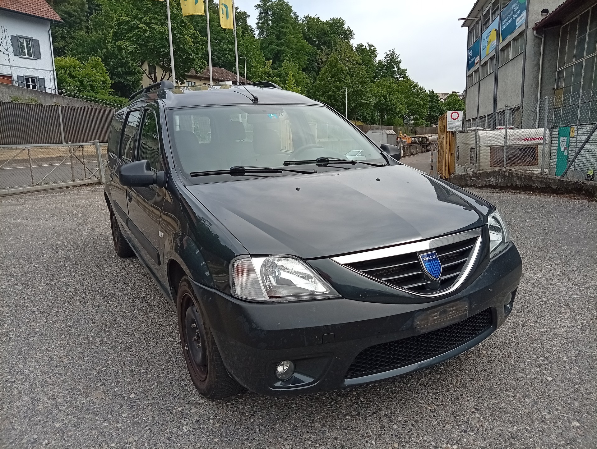 DACIA Logan 1.6 16V Lauréate-image-1