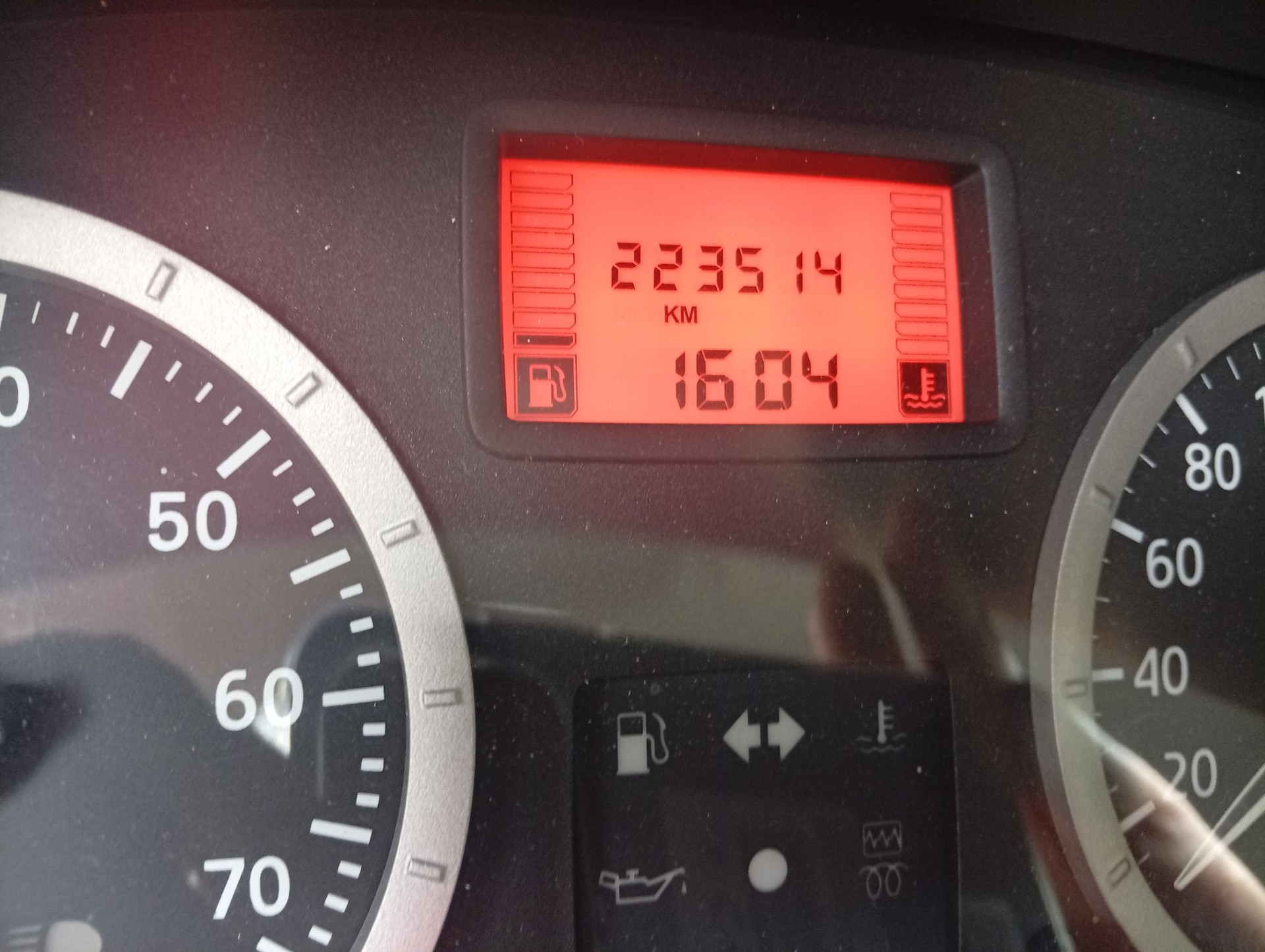 DACIA Logan 1.6 16V Lauréate-image-12
