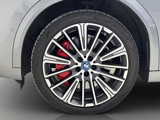 BMW iX2 xDrive 30 M Sport Pro-image-7