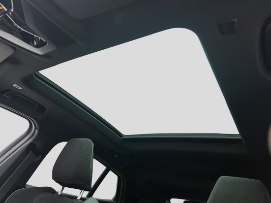 BMW iX2 xDrive 30 M Sport Pro-image-11