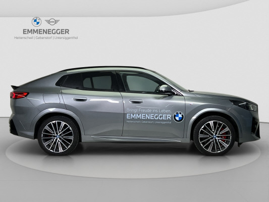 BMW iX2 xDrive 30 M Sport Pro-image-5