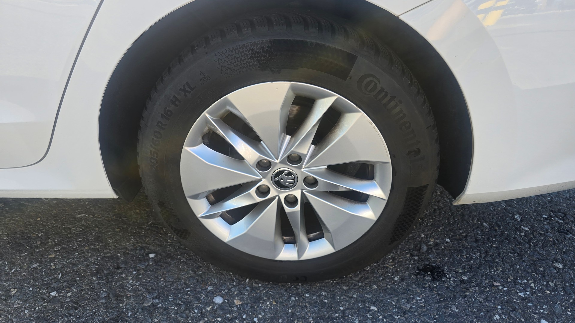SKODA Octavia Combi 2.0 TDI DSG Ambition-image-7