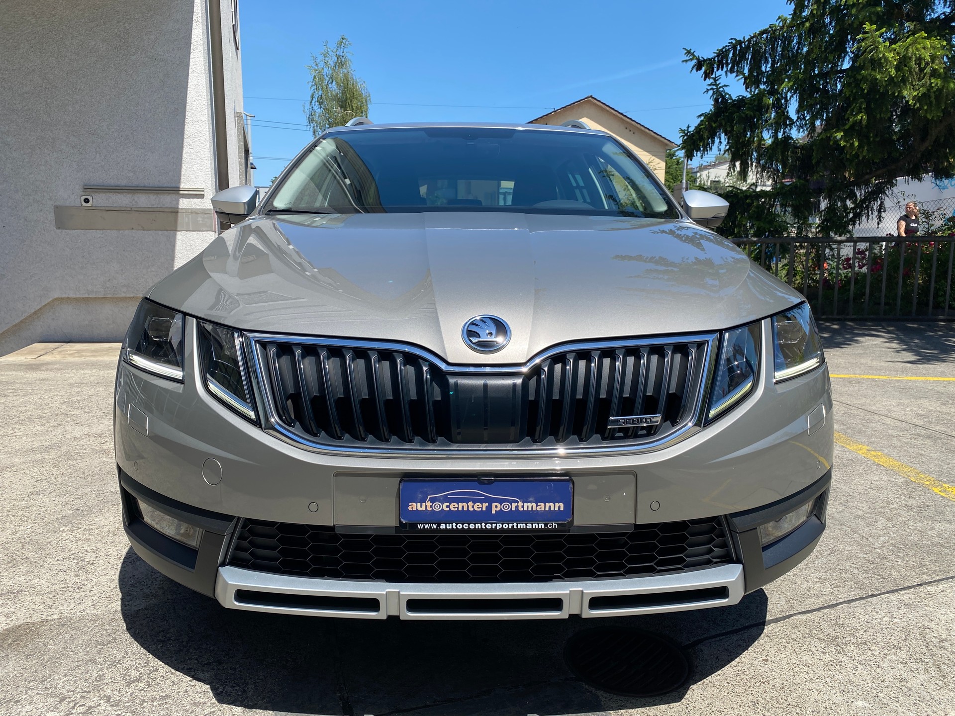 SKODA Octavia Combi 2.0 TSI Scout 4x4 DSG-image-7