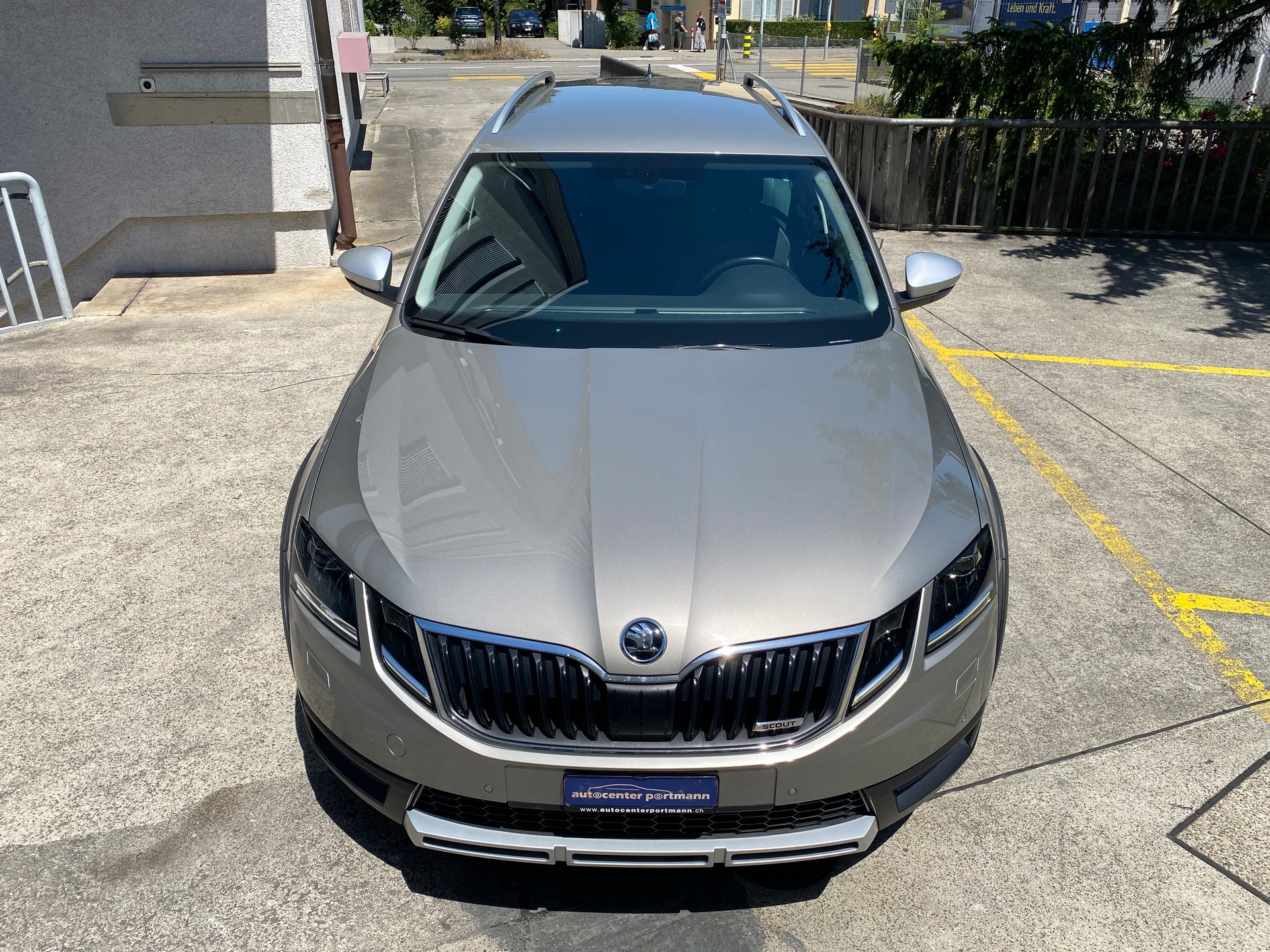 SKODA Octavia Combi 2.0 TSI Scout 4x4 DSG-image-6