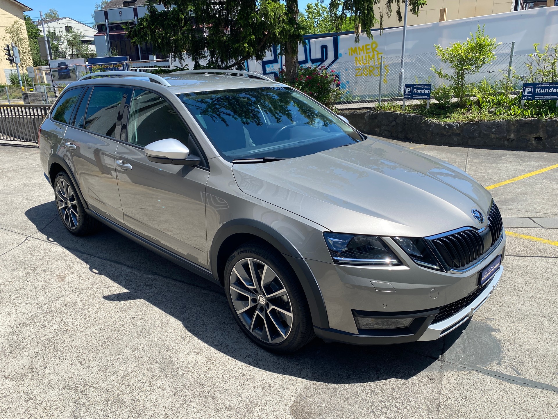 SKODA Octavia Combi 2.0 TSI Scout 4x4 DSG-image-3