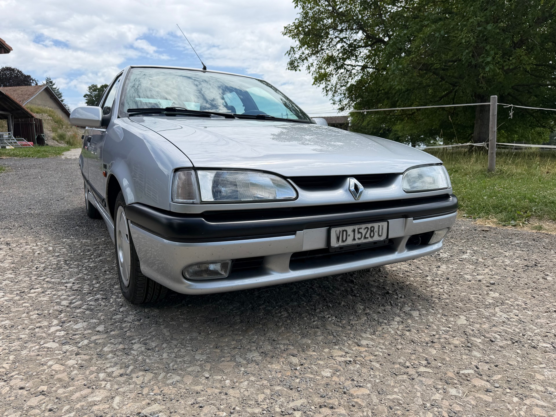 RENAULT R19 1.8 RSI