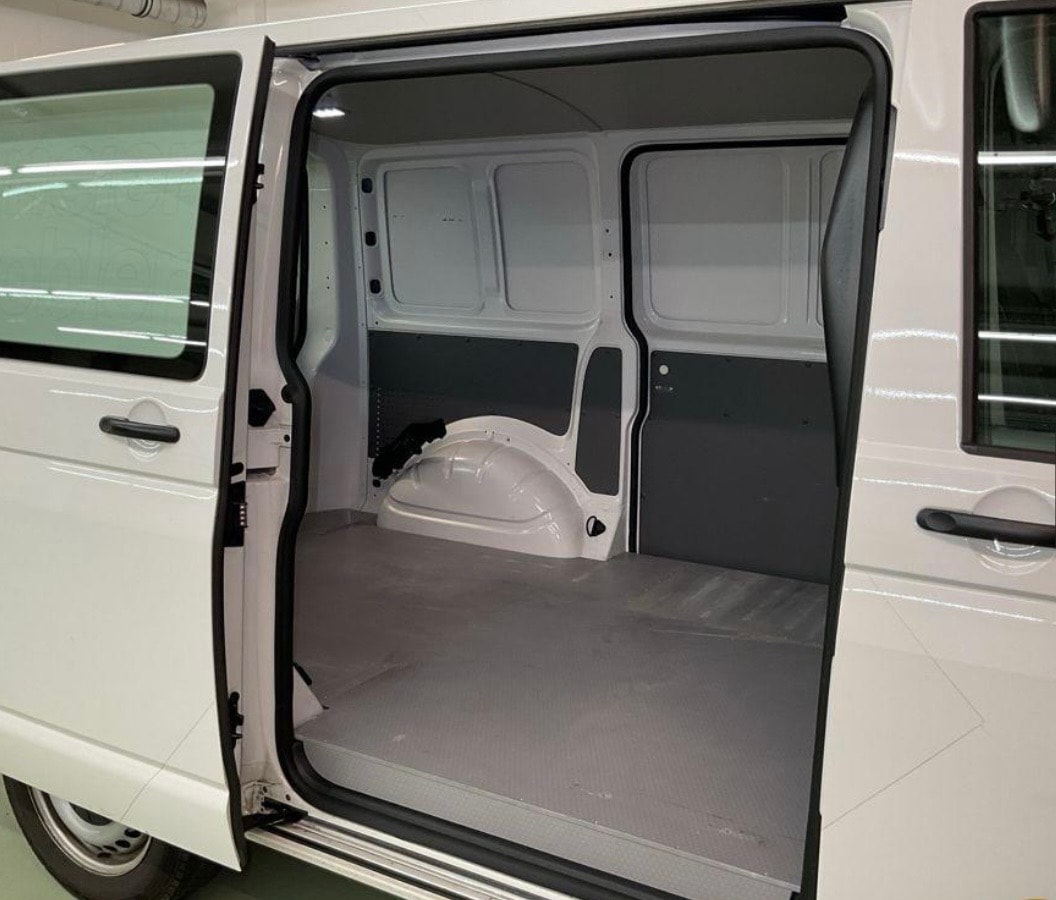 VW T6.1 2.0 TDI 4Motion DSG-image-11