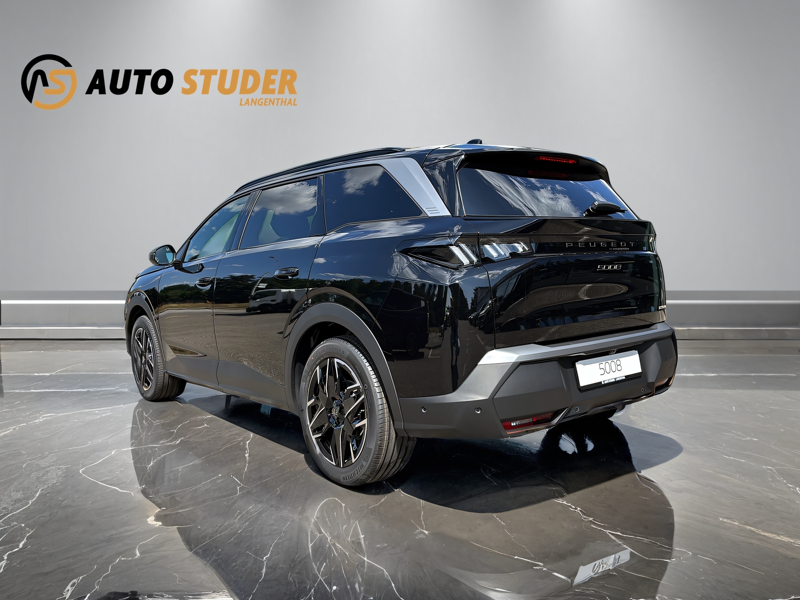 PEUGEOT 5008 1.2 Hybrid Allure Premium-image-8