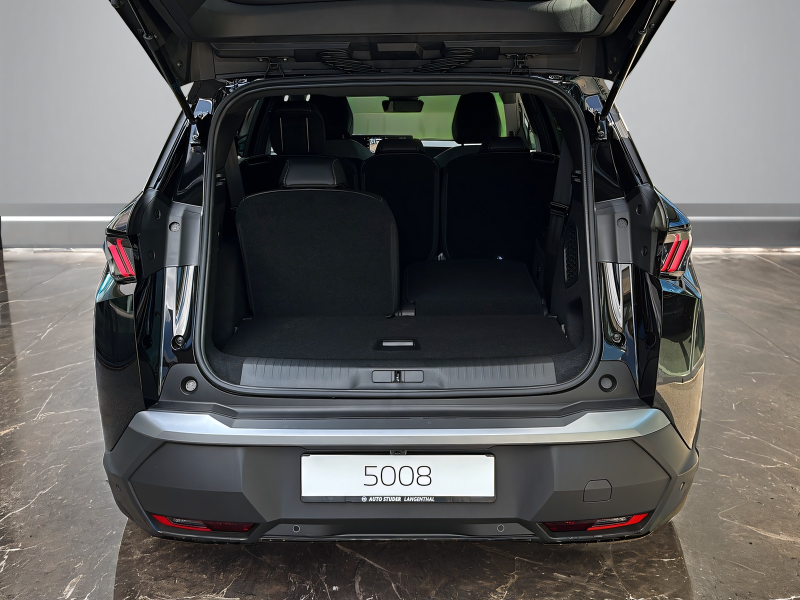PEUGEOT 5008 1.2 Hybrid Allure Premium-image-10