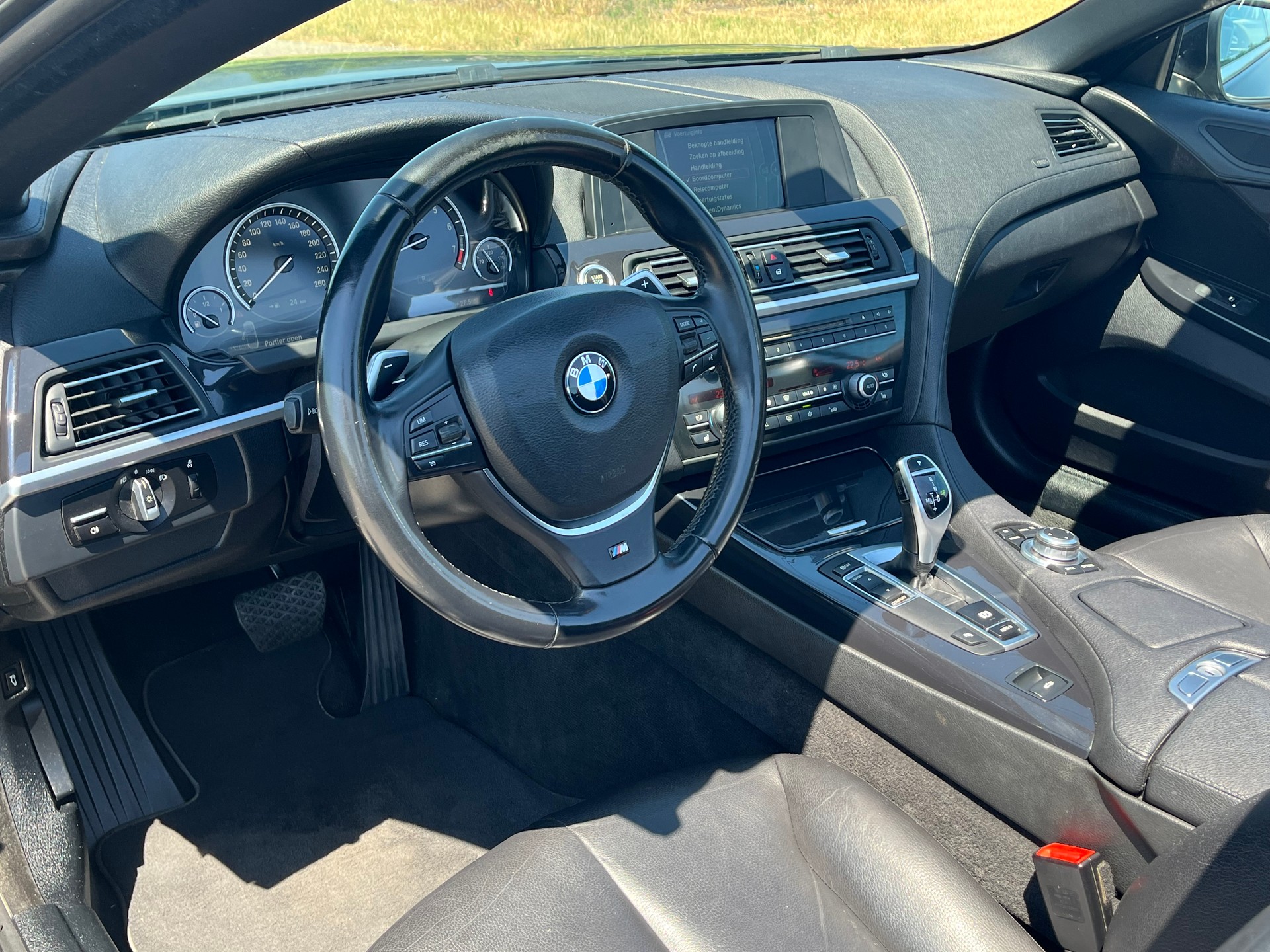 BMW 640i Cabrio-image-8