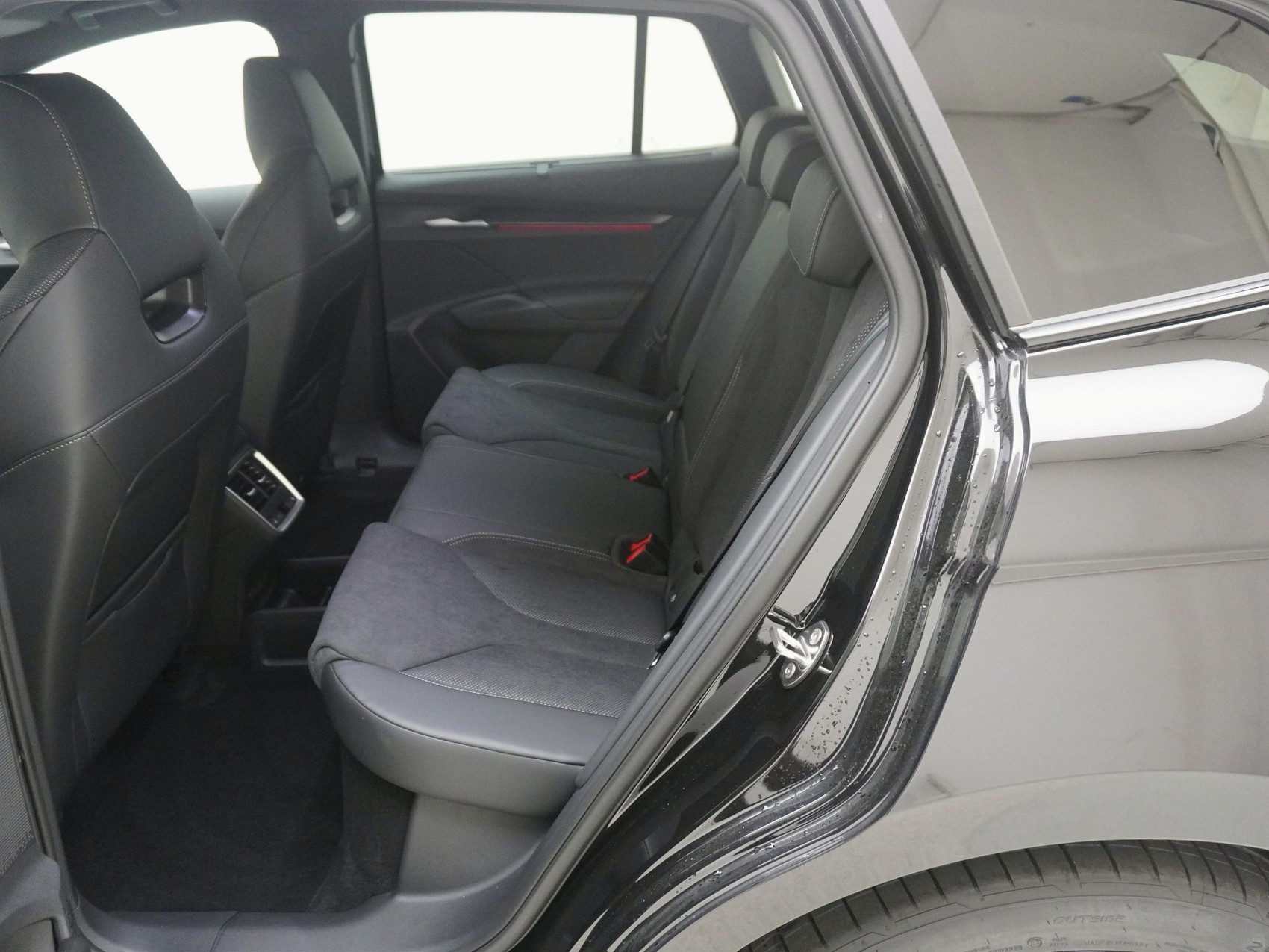 SKODA Enyaq iV 85x SportLine MAXX-image-14