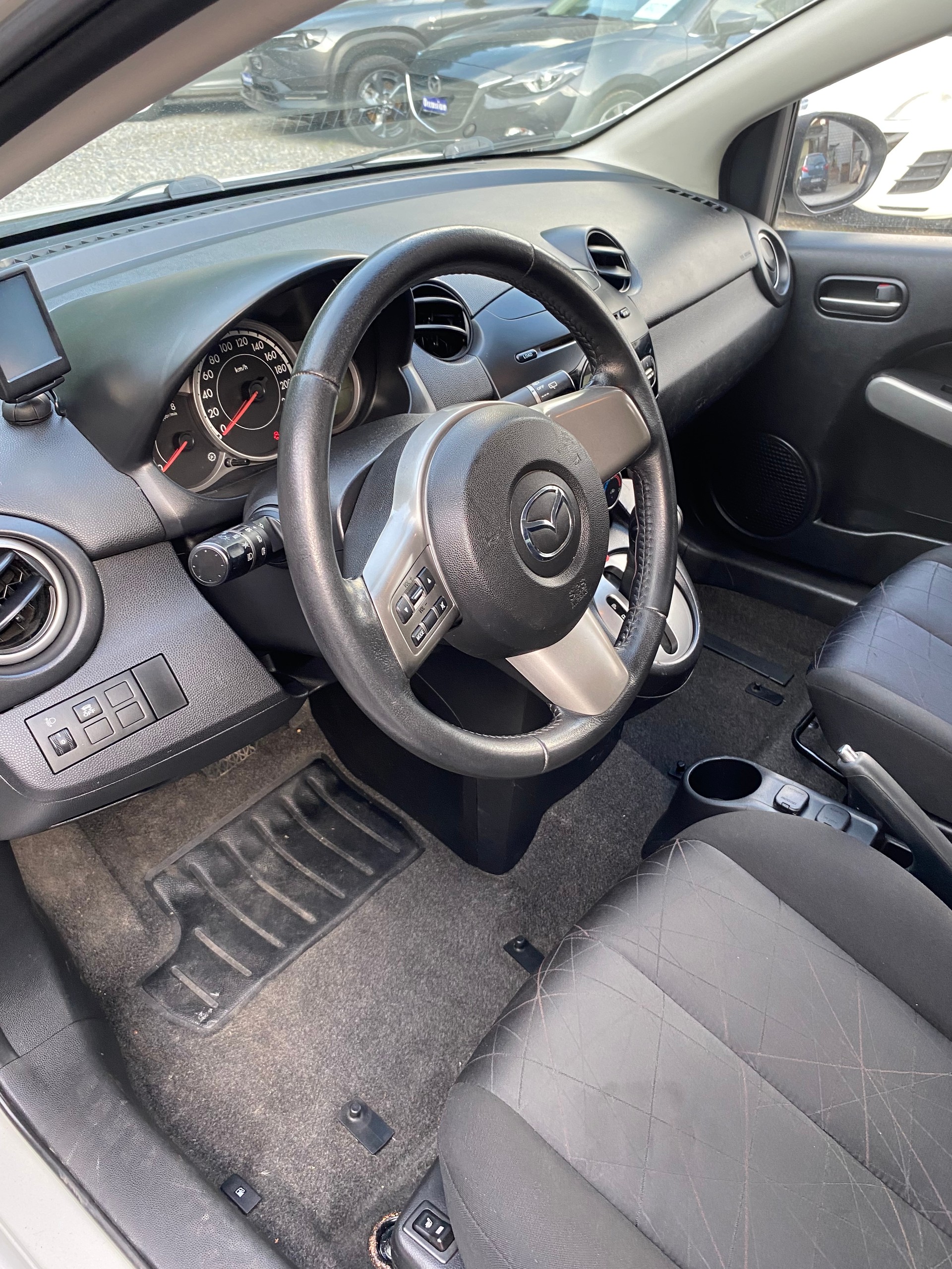 MAZDA 2 1.5i 16V Exclusive Automatic-image-8