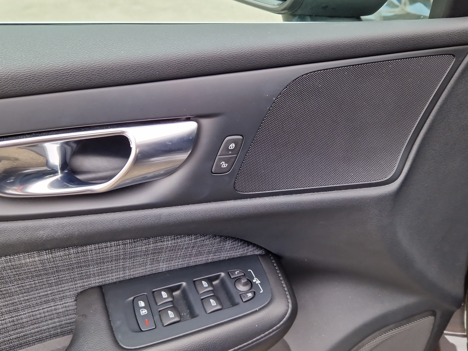 VOLVO V60 2.0 B3 Core-image-11