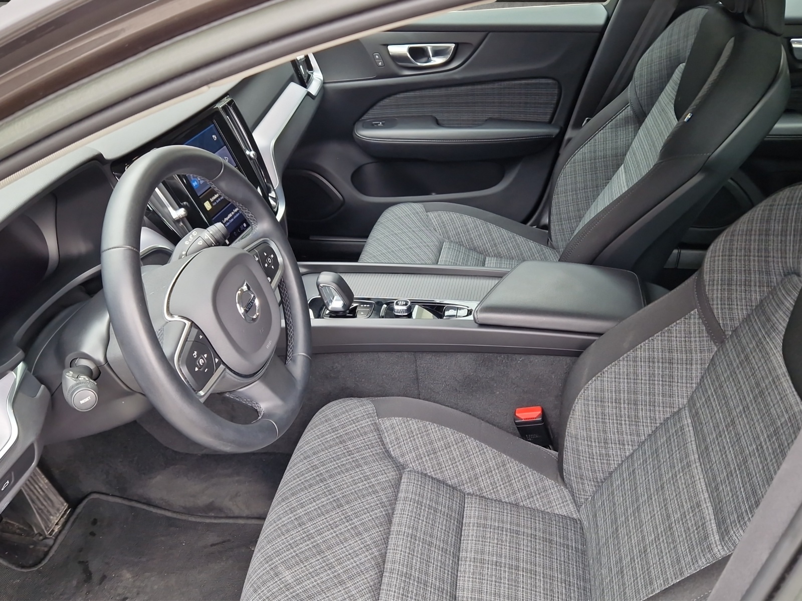 VOLVO V60 2.0 B3 Core-image-14