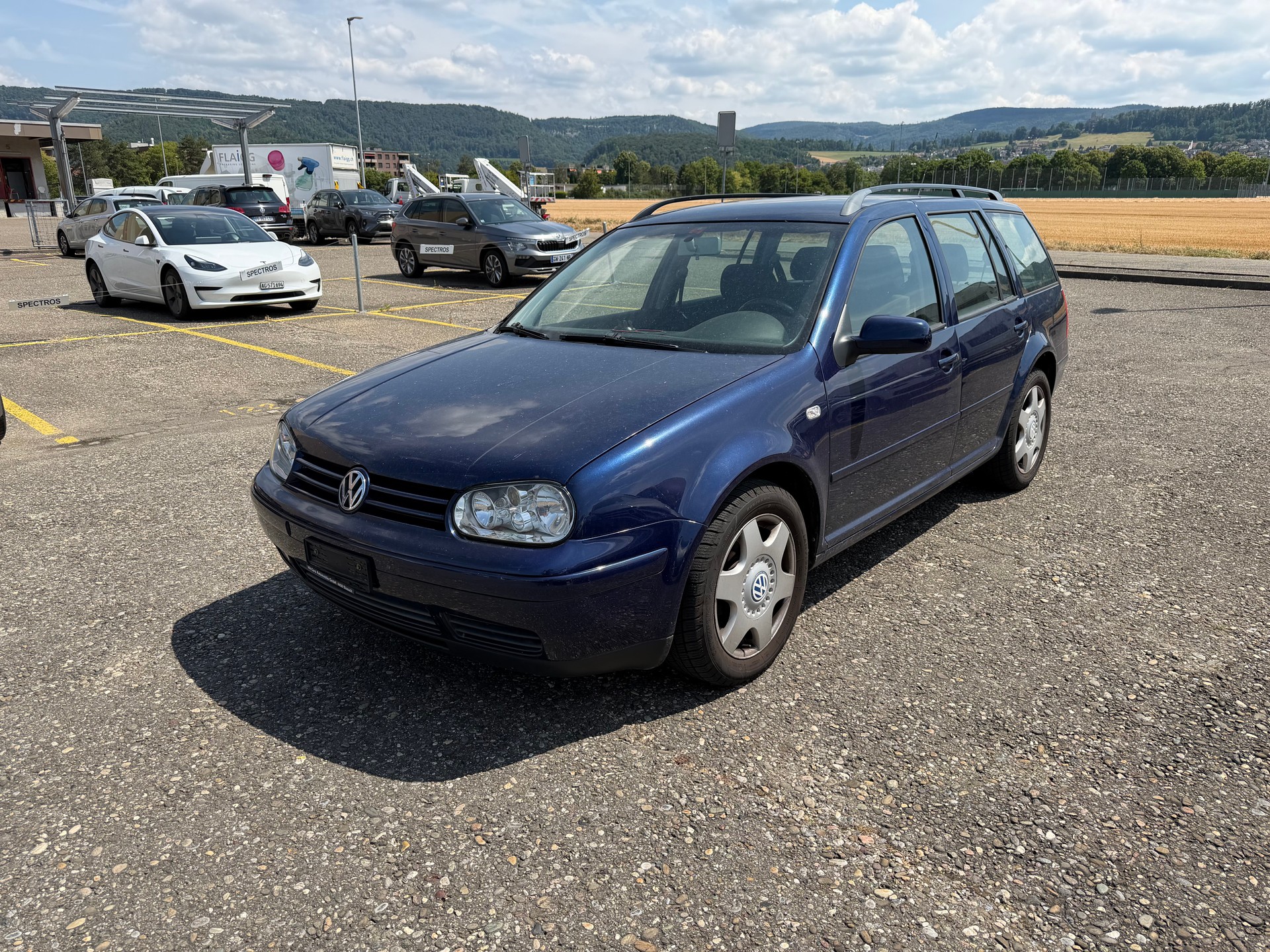 VW Golf Variant 2.0 Pacific 4Motion-image-1