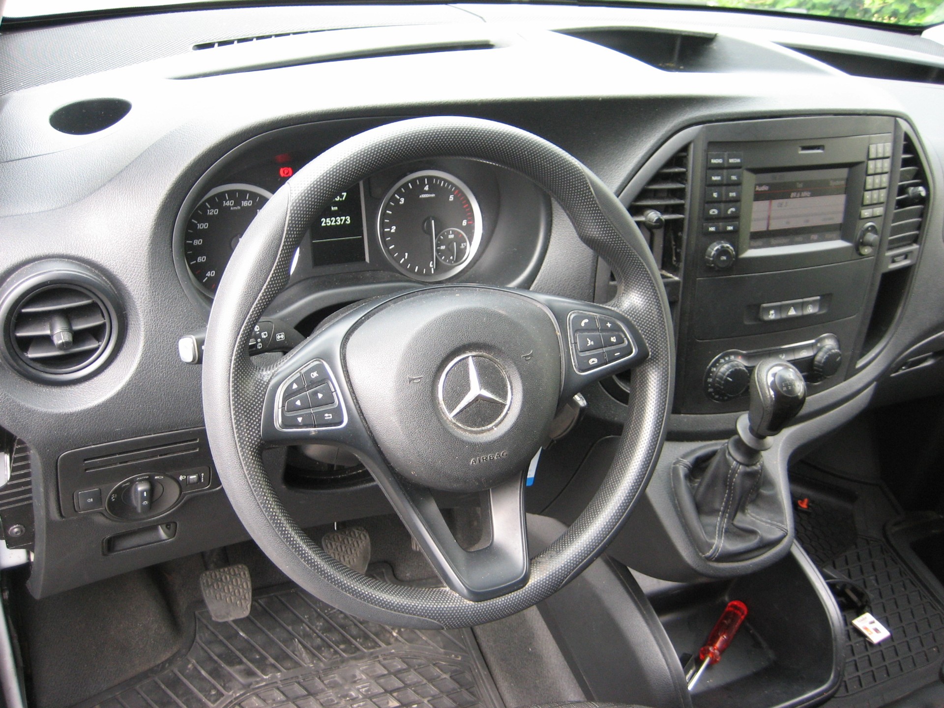 MERCEDES-BENZ 114 CDI lang-image-5