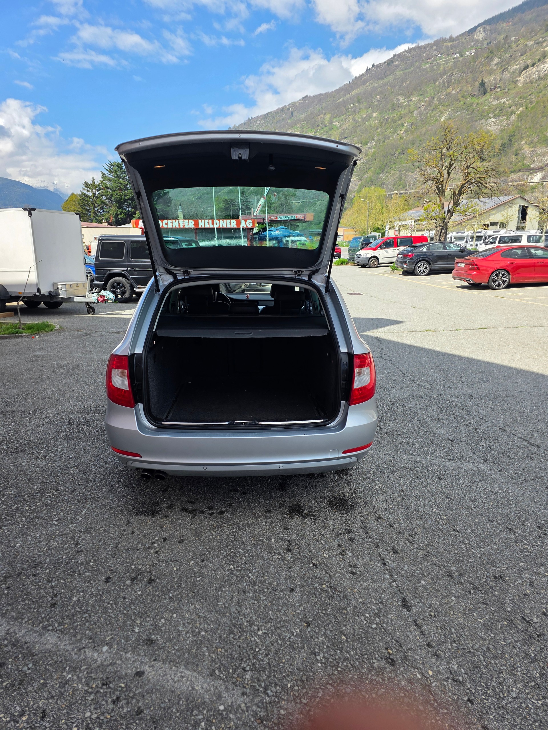 SKODA Superb Combi 2.0 TDi AllDrive 4x4-image-9