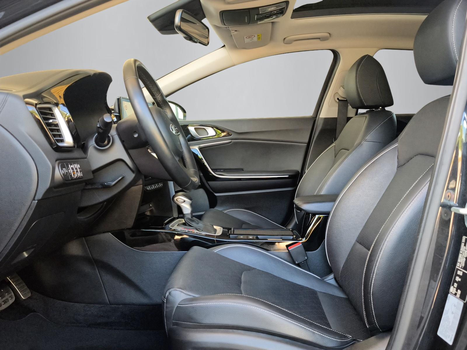 KIA XCeed 1.6 GDi Plug-in Hybrid Style-showroom-element-3