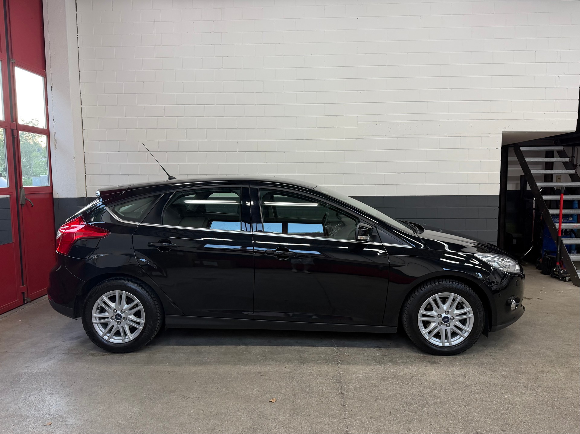 FORD Focus 1.6 SCTi Titanium //NEU AB MFK!-image-4