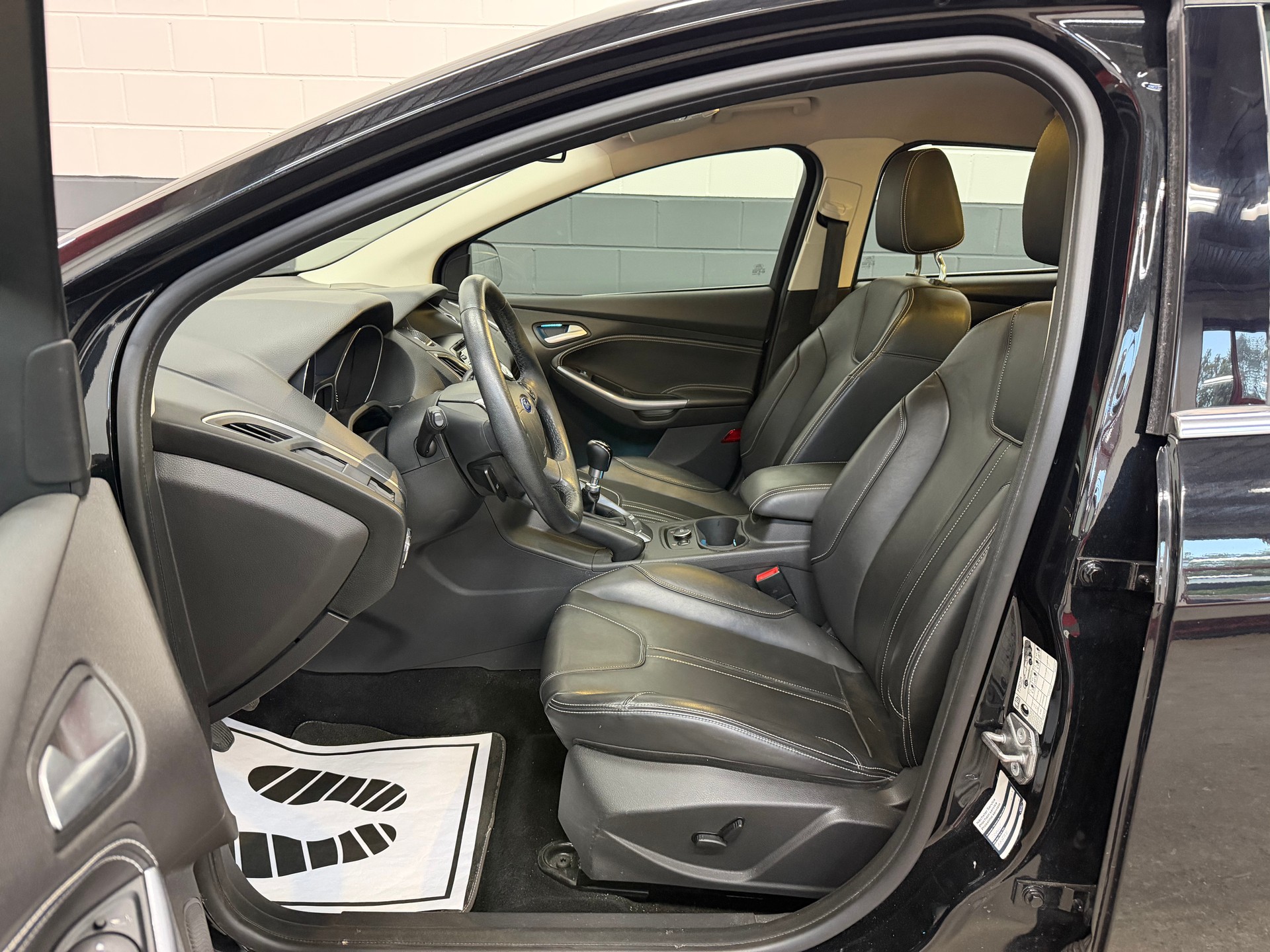 FORD Focus 1.6 SCTi Titanium //NEU AB MFK!-image-8