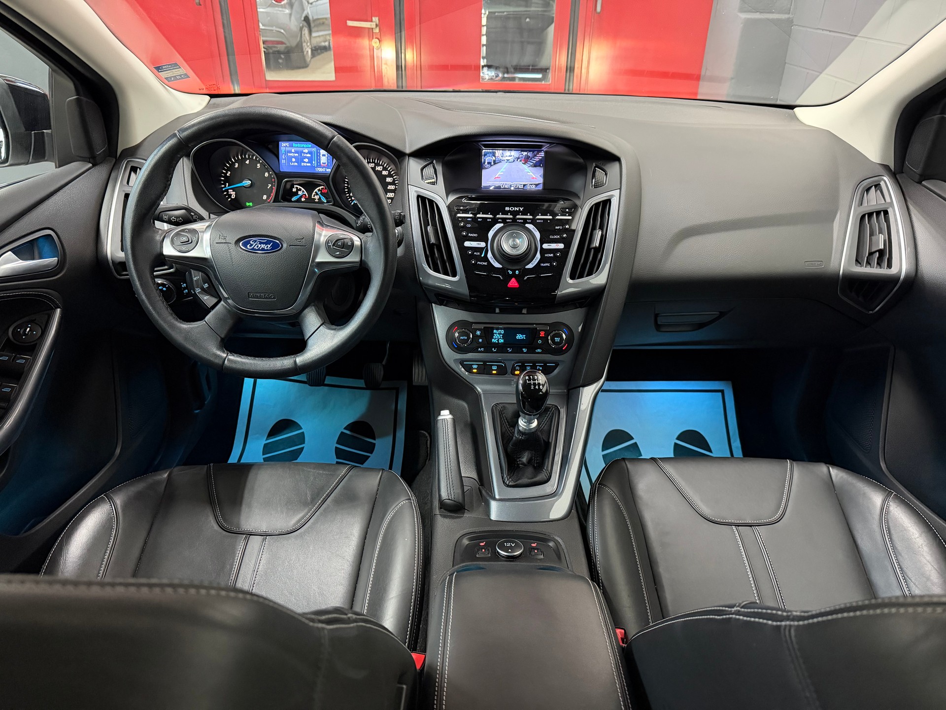 FORD Focus 1.6 SCTi Titanium //NEU AB MFK!-image-10