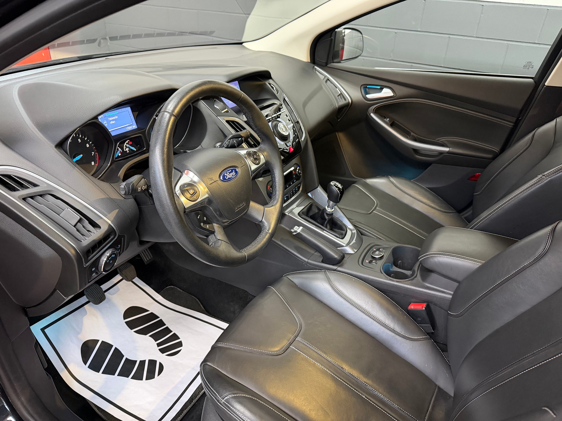 FORD Focus 1.6 SCTi Titanium //NEU AB MFK!-image-9