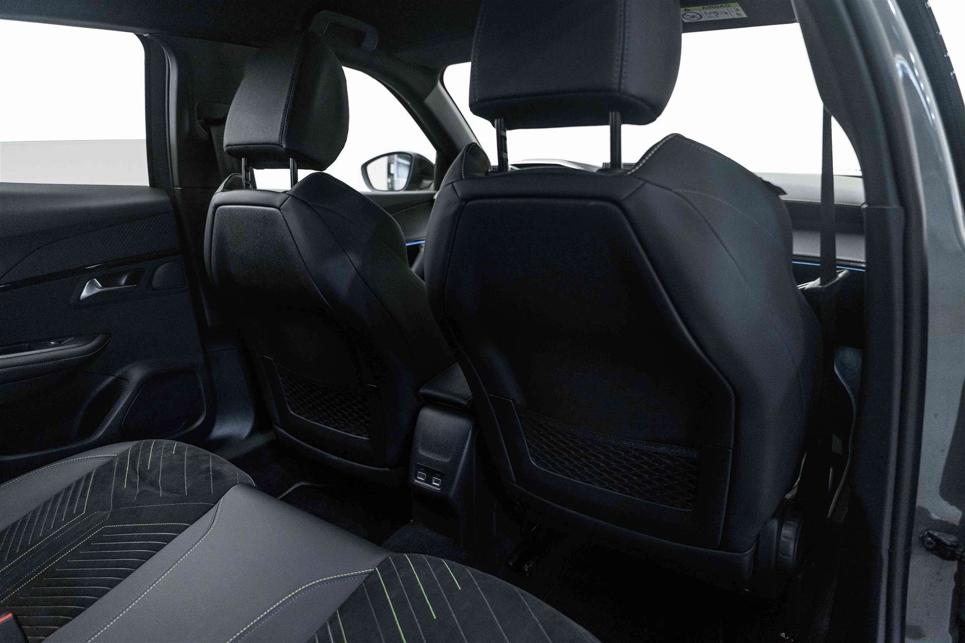 PEUGEOT 2008 1.2 PureTech GT Automat-image-12