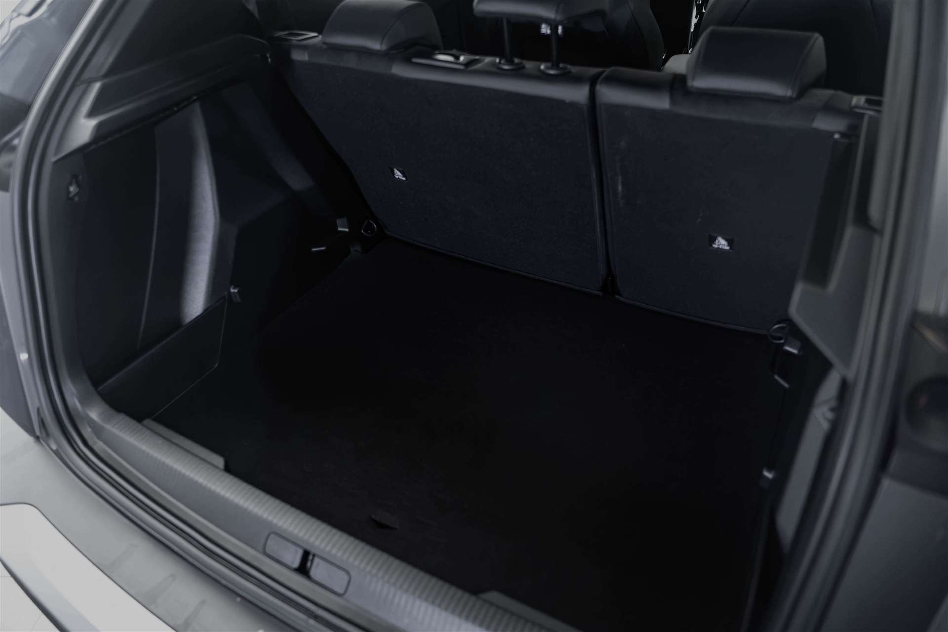 PEUGEOT 2008 1.2 PureTech GT Automat-image-5