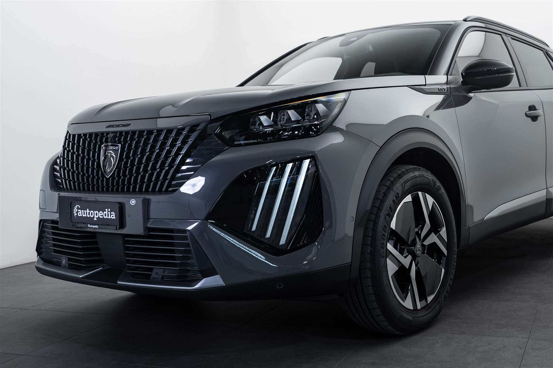 PEUGEOT 2008 1.2 PureTech GT Automat-image-1