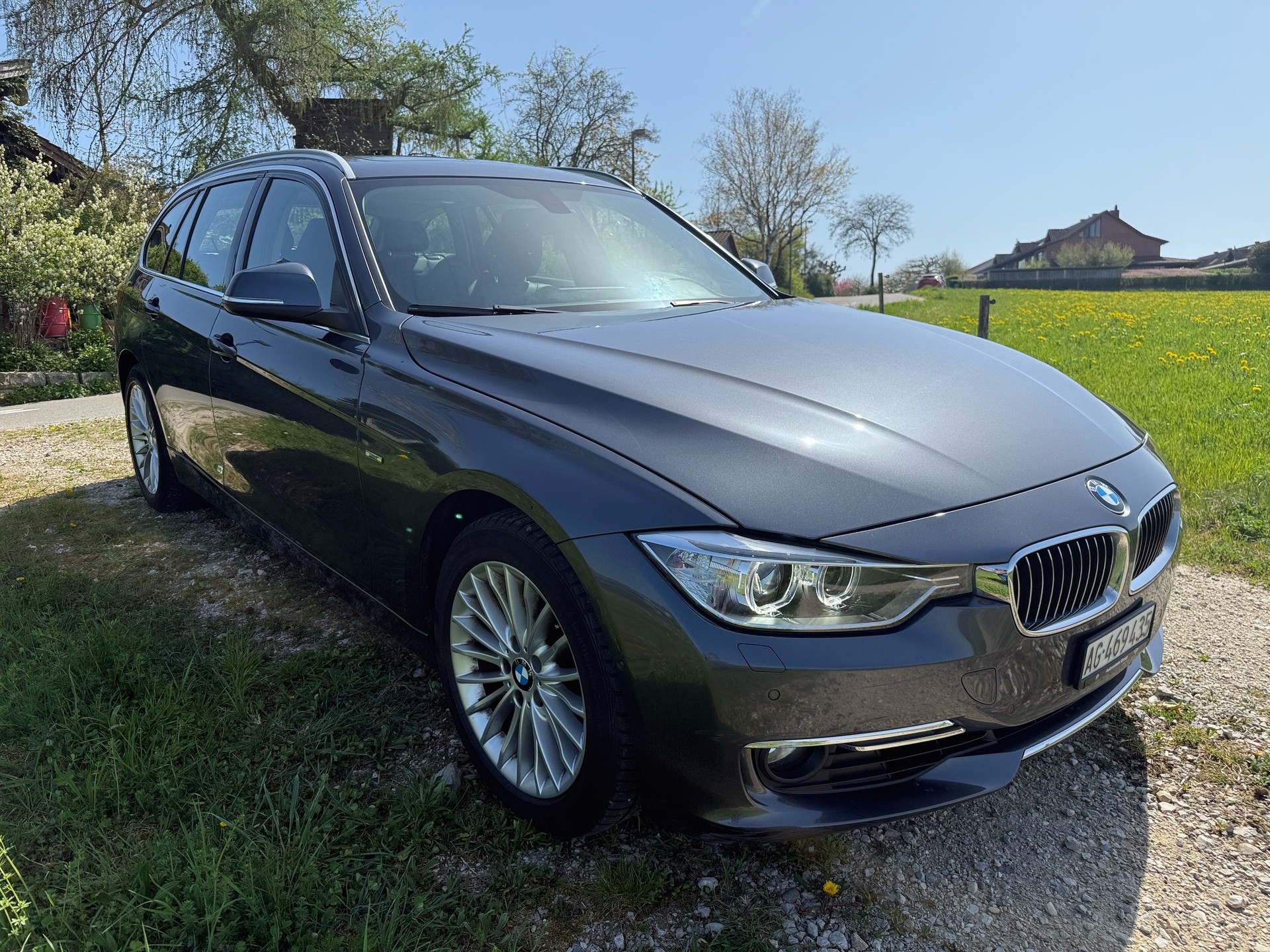 BMW 320i xDrive-image-0