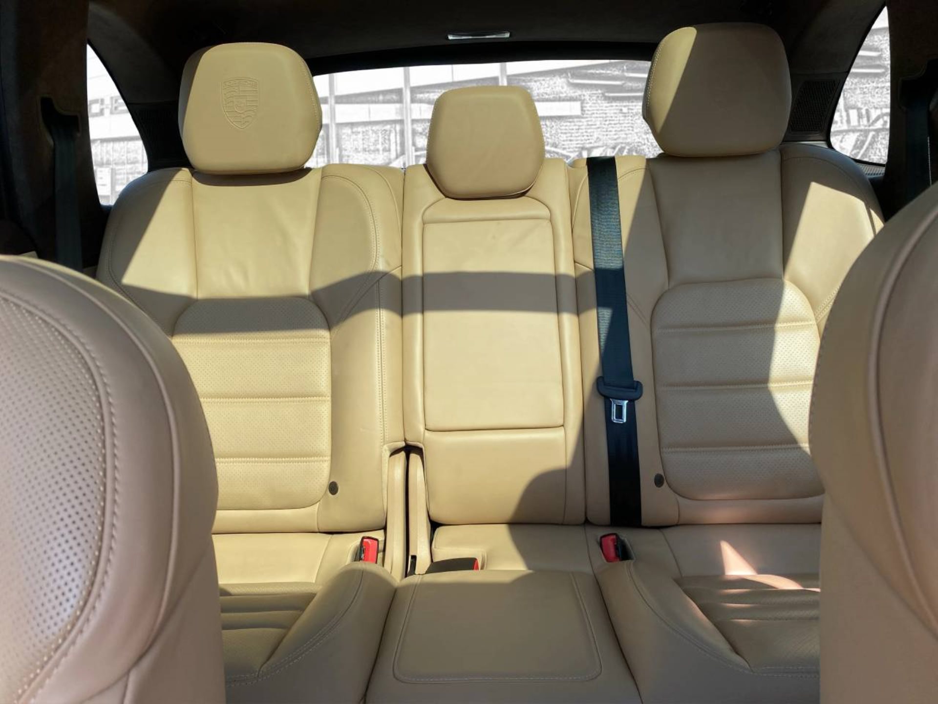 PORSCHE Cayenne Turbo S-image-15