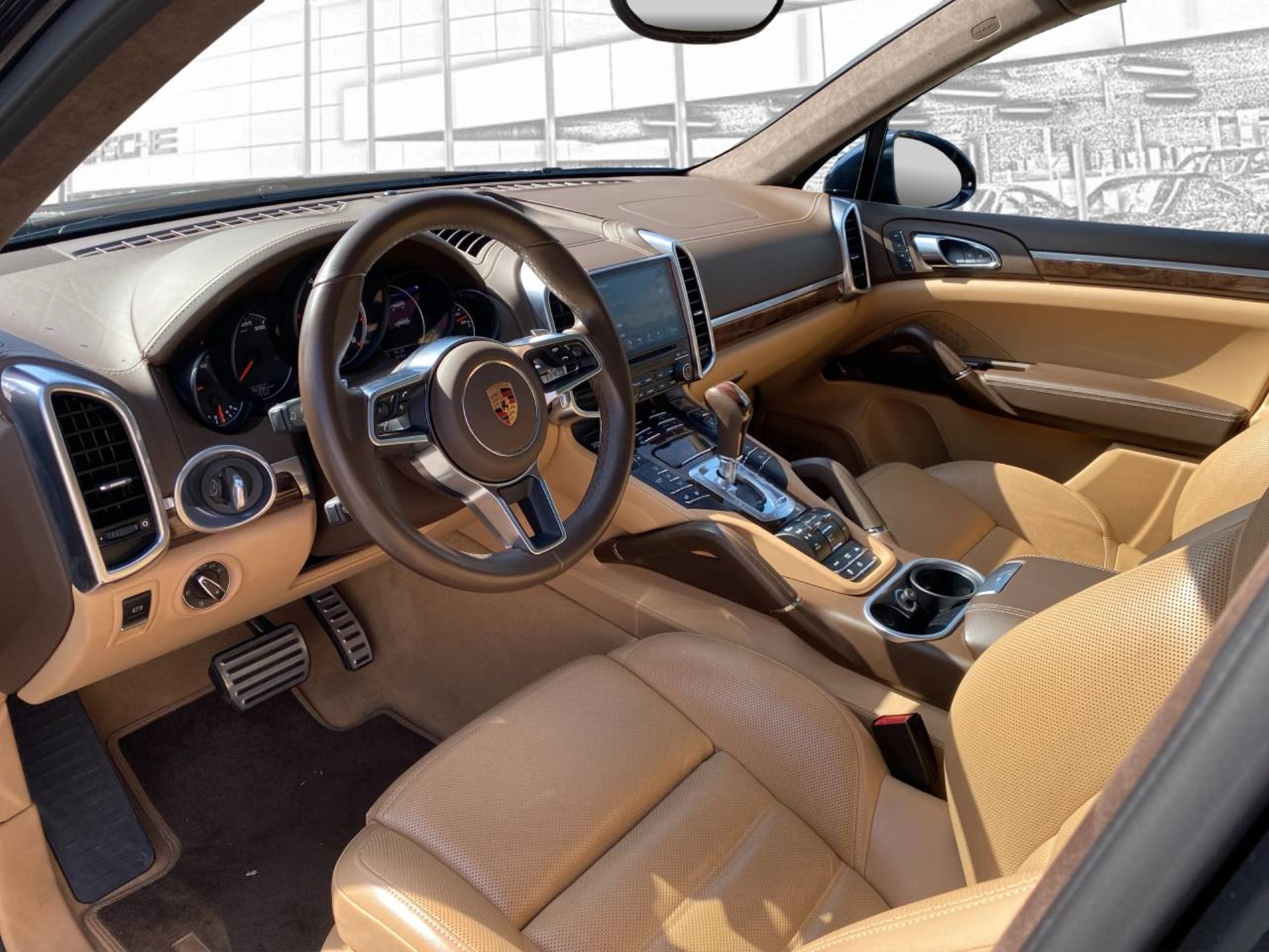 PORSCHE Cayenne Turbo S-showroom-element-3