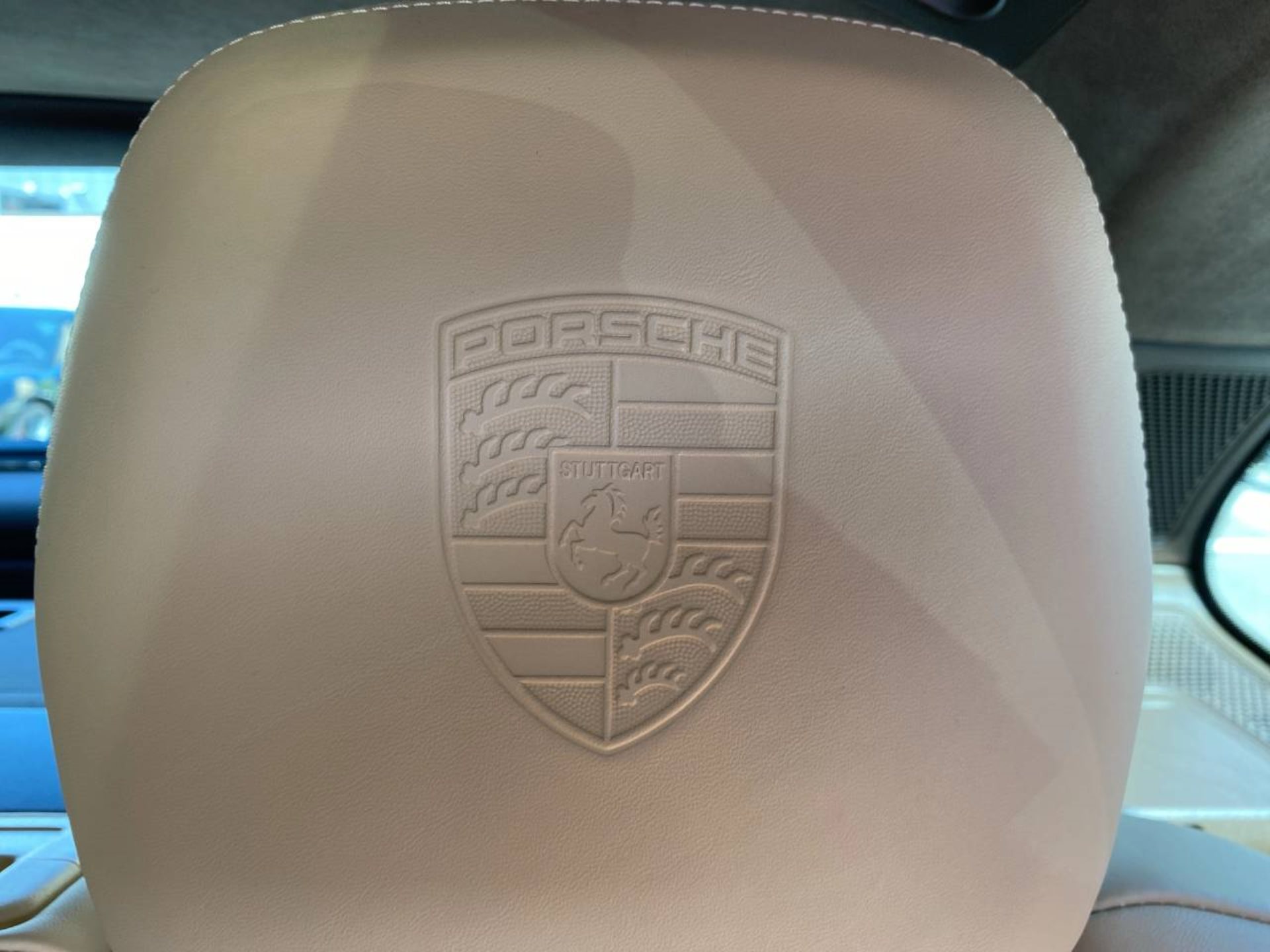 PORSCHE Cayenne Turbo S-image-18