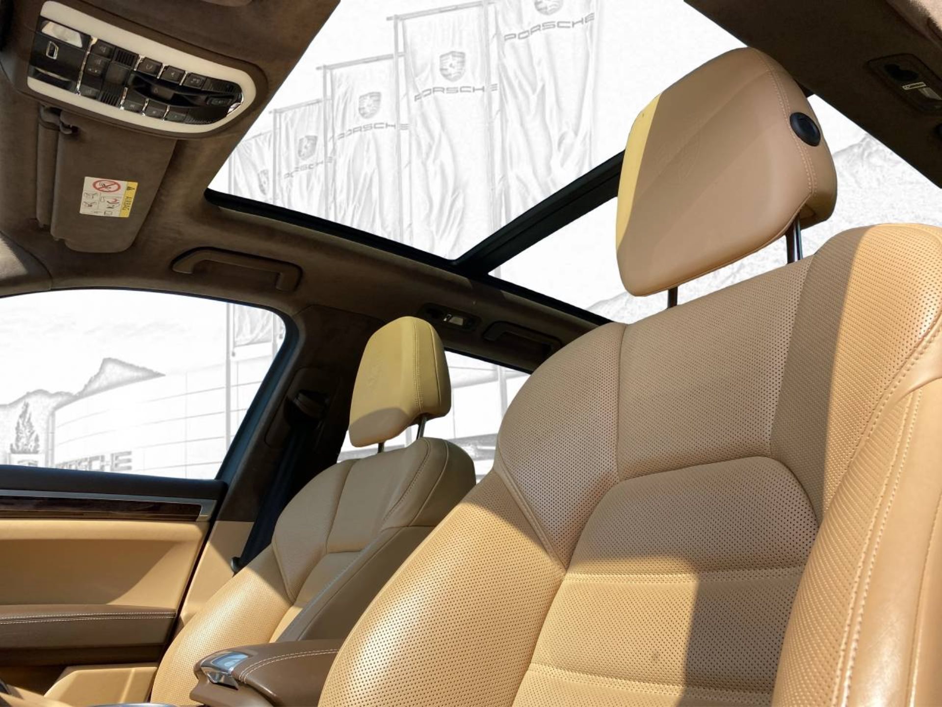 PORSCHE Cayenne Turbo S-image-21
