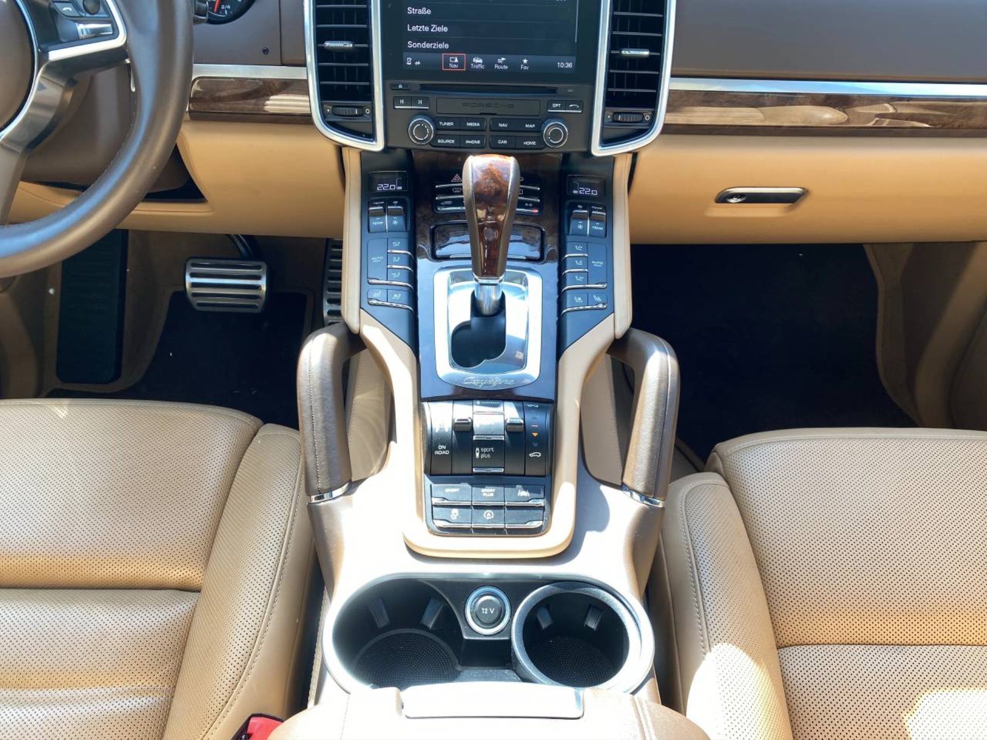 PORSCHE Cayenne Turbo S-image-12