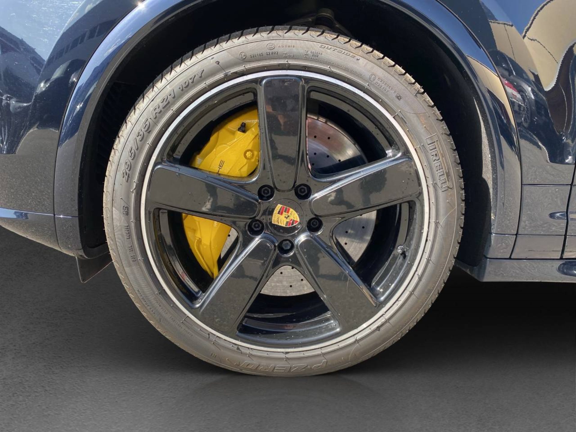 PORSCHE Cayenne Turbo S-image-7