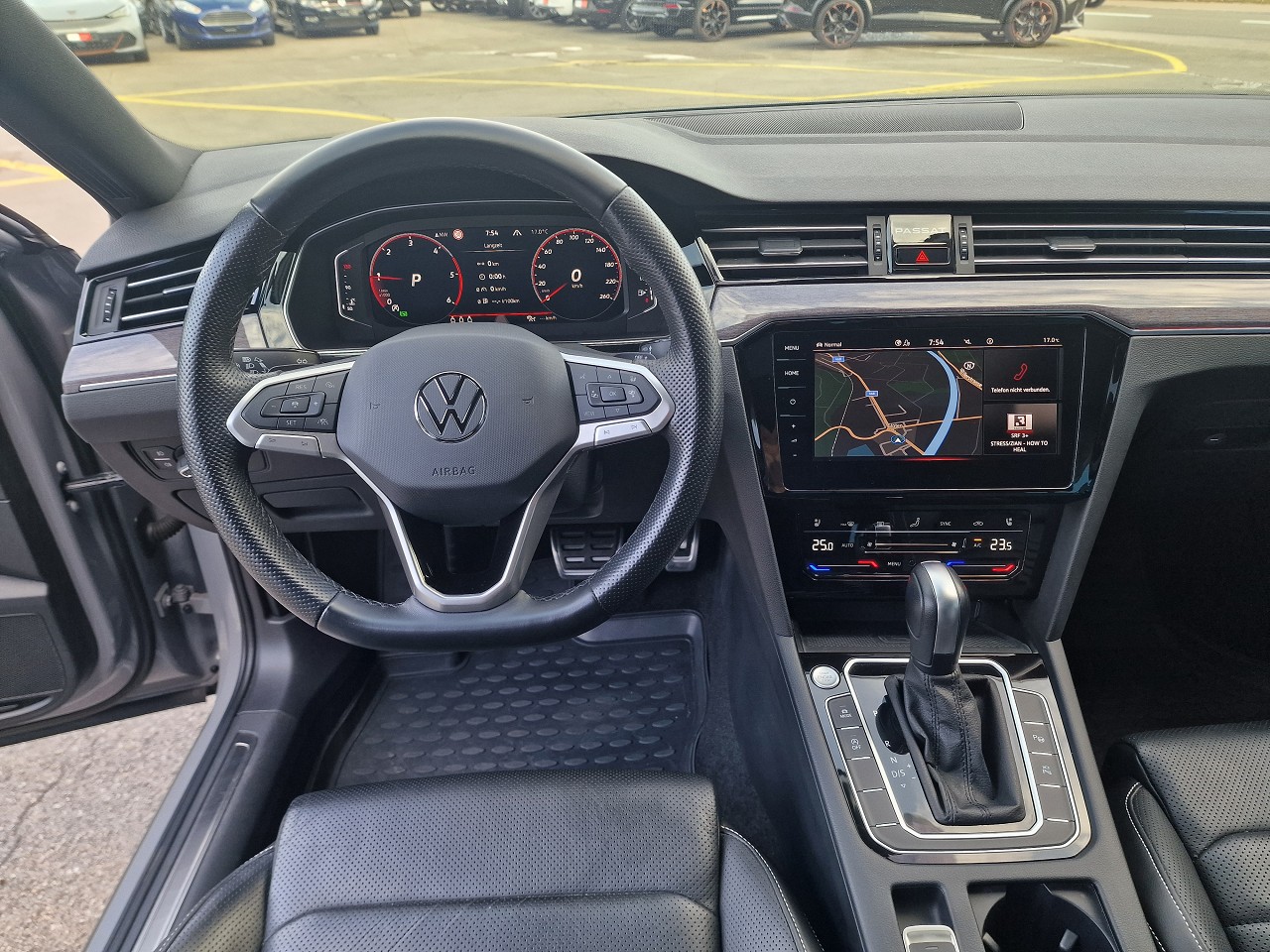 VW Passat Alltrack 2.0 TDI 4Motion DSG-image-13