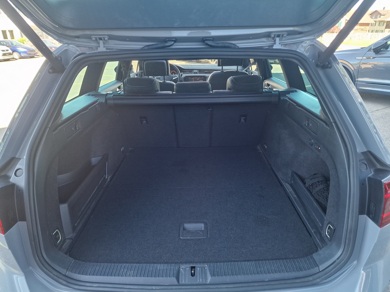 VW Passat Alltrack 2.0 TDI 4Motion DSG-image-30