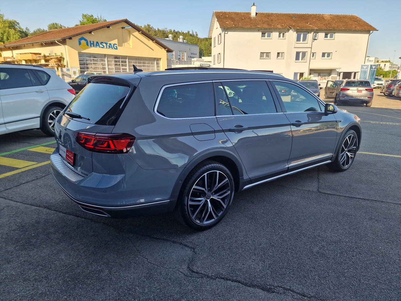 VW Passat Alltrack 2.0 TDI 4Motion DSG-image-5