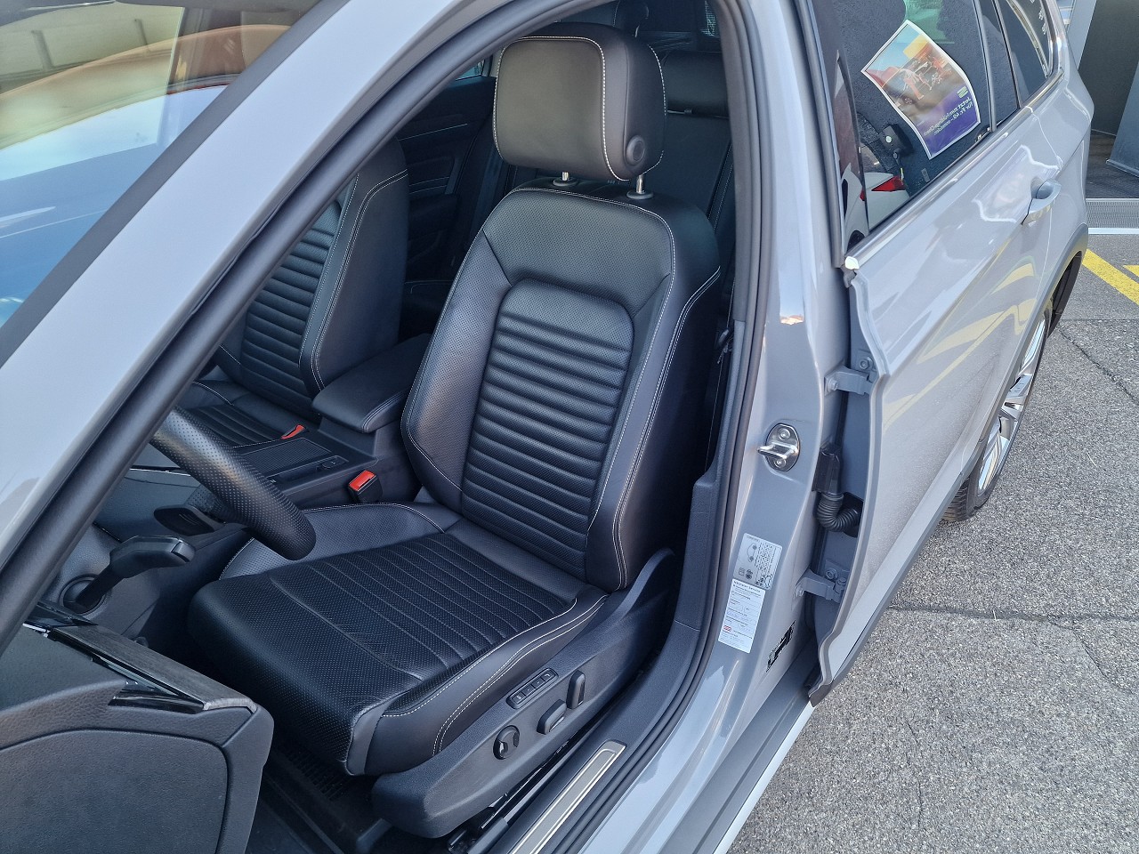 VW Passat Alltrack 2.0 TDI 4Motion DSG-image-10